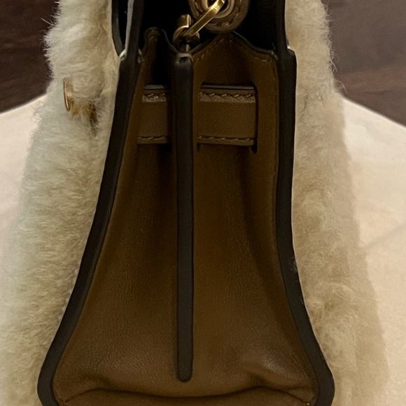 •Tory Burch Lee Radziwill Petite Shearling & leather double bag - Picture 4 of 13